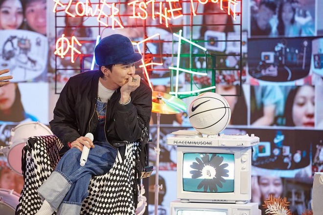 G-Dragon comeback cực ngầu tại sự kiện đầu ti&ecirc;n hậu xuất ngũ, nhưng sao gương mặt v&agrave; sống mũi lại k&igrave; k&igrave; thế n&agrave;y? - Ảnh 3.