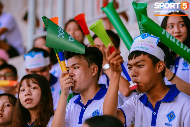 Góp mặt tại bán kết SV-League 2020, ĐH Nông Lâm tiếp tục nhận thưởng nóng sau khi hạ gục đội bóng bầu Hải - Ảnh 8.