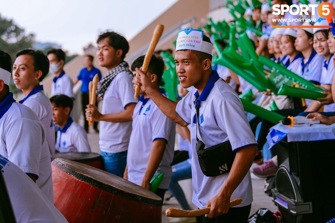 Góp mặt tại bán kết SV-League 2020, ĐH Nông Lâm tiếp tục nhận thưởng nóng sau khi hạ gục đội bóng bầu Hải - Ảnh 9.