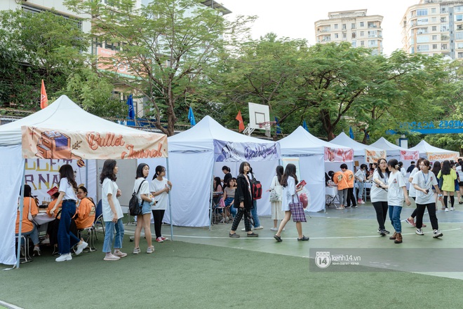 Lần đầu tiên Hà Nội xuất hiện hội chợ sở thích cho giới trẻ, đi tay không nhưng ai cũng có quà đem về - Ảnh 1.