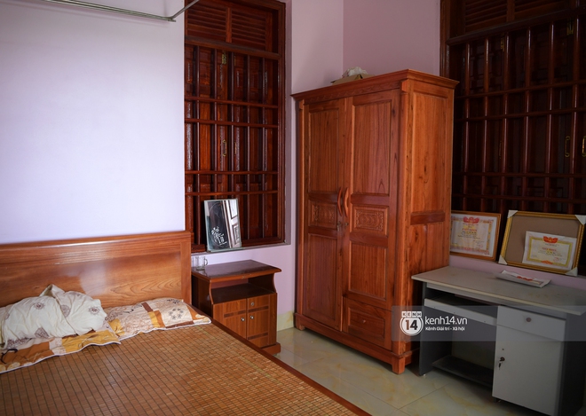 Độc quyền: Cận cảnh phòng riêng và loạt bằng khen của Hoa hậu Việt Nam Đỗ Thị Hà trong cơ ngơi rộng hàng trăm m2 ở Thanh Hoá - Ảnh 4. Độc quyền: Cận cảnh phòng riêng và loạt bằng khen của Hoa hậu Việt Nam Đỗ Thị Hà trong cơ ngơi rộng hàng trăm m2 ở Thanh Hoá - Ảnh 4.