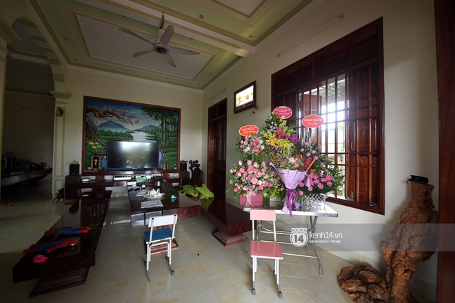 Độc quyền: Cận cảnh phòng riêng và loạt bằng khen của Hoa hậu Việt Nam Đỗ Thị Hà trong cơ ngơi rộng hàng trăm m2 ở Thanh Hoá - Ảnh 19. Độc quyền: Cận cảnh phòng riêng và loạt bằng khen của Hoa hậu Việt Nam Đỗ Thị Hà trong cơ ngơi rộng hàng trăm m2 ở Thanh Hoá - Ảnh 19.