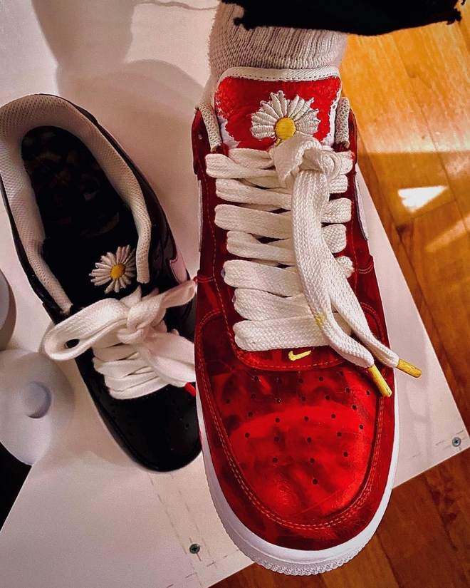 G-Dragon lại một lần nữa gây sốt với phối màu hoàn toàn mới của PEACEMINUSONE x Nike AF1 "Para-Noise 2.0" - Ảnh 4. G-Dragon lại một lần nữa gây sốt với phối màu hoàn toàn mới của PEACEMINUSONE x Nike AF1 "Para-Noise 2.0" - Ảnh 4.