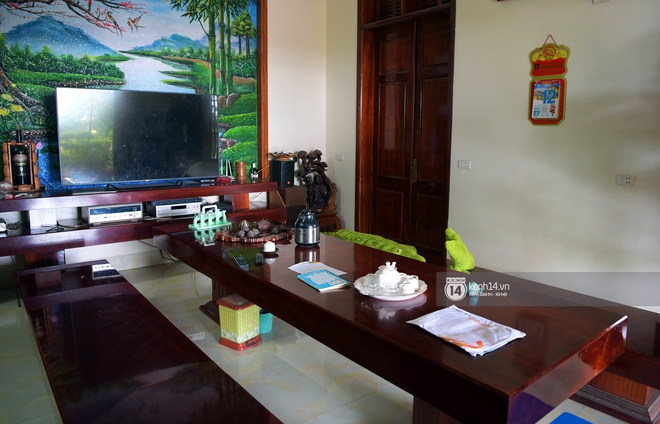 Độc quyền: Cận cảnh phòng riêng và loạt bằng khen của Hoa hậu Việt Nam Đỗ Thị Hà trong cơ ngơi rộng hàng trăm m2 ở Thanh Hoá - Ảnh 20. Độc quyền: Cận cảnh phòng riêng và loạt bằng khen của Hoa hậu Việt Nam Đỗ Thị Hà trong cơ ngơi rộng hàng trăm m2 ở Thanh Hoá - Ảnh 20.