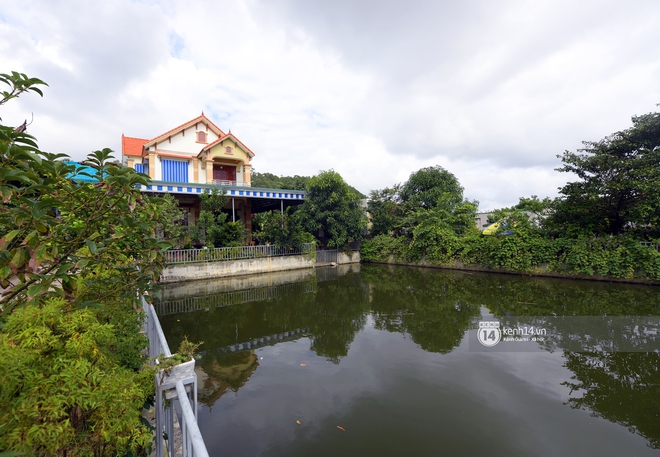Độc quyền: Cận cảnh phòng riêng và loạt bằng khen của Hoa hậu Việt Nam Đỗ Thị Hà trong cơ ngơi rộng hàng trăm m2 ở Thanh Hoá - Ảnh 11. Độc quyền: Cận cảnh phòng riêng và loạt bằng khen của Hoa hậu Việt Nam Đỗ Thị Hà trong cơ ngơi rộng hàng trăm m2 ở Thanh Hoá - Ảnh 11.