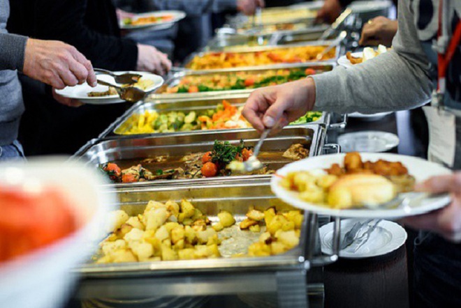 Những nhà hàng buffet trên thế giới phạt khách lãng phí đồ ăn thế nào? - Ảnh 4.