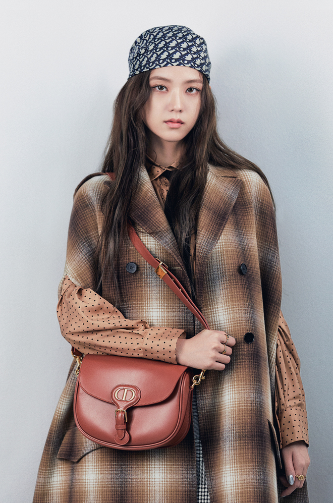Mix & Phối - Tranh cãi giữa fandom Jisoo - Suzy: Cùng làm đại sứ thương hiệu của Dior, 5 lần 10 lượt đụng hàng nhưng ai mới là nàng thơ đích thực của hãng? - chanvaydep.net 3