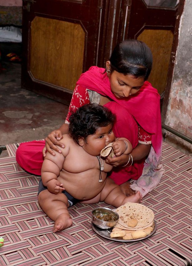 &quot;Bé gái béo nhất thế giới&quot; 8 tháng tuổi đã nặng gần 20kg, từng khiến truyền thông thế giới phải ngỡ ngàng 3 năm trước giờ ra sao? - Ảnh 6.