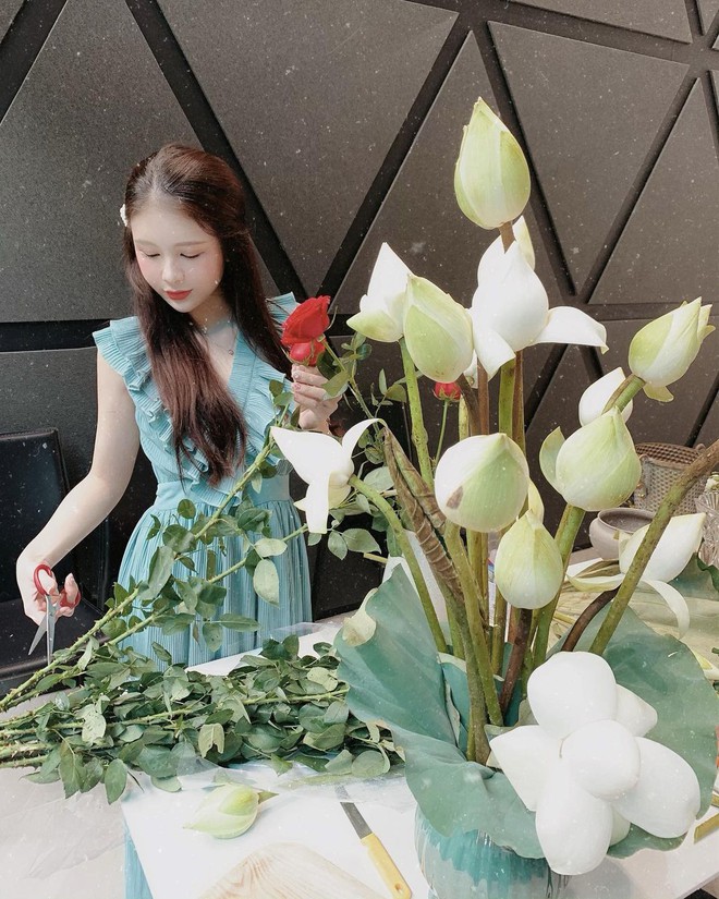 Soi gu bạn gái của người thừa kế 'máu mặt' trong 2 gia đình siêu giàu Việt Nam: Muốn bước vào hào môn có dễ? 10 klinh107623871212031544206569101740267445064081552n 16064951579571738287979