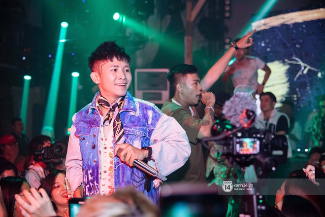 Nguyên gang OTD chơi lớn tặng iPhone 12 mừng sinh nhật Lăng LD, hai thí sinh Rap Việt bất ngờ đến góp vui - Ảnh 8. Nguyên gang OTD chơi lớn tặng iPhone 12 mừng sinh nhật Lăng LD, hai thí sinh Rap Việt bất ngờ đến góp vui - Ảnh 8.