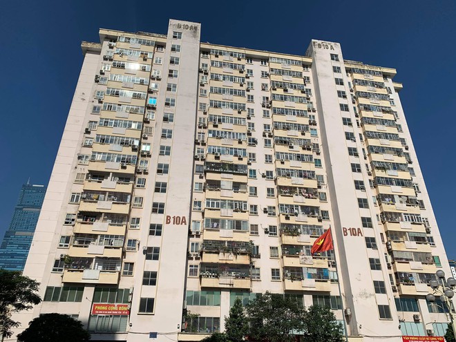 Vụ rơi thang máy chung cư, nhiều người bị thương ở Hà Nội: Niêm phong thang máy để điều tra, hỗ trợ 2 triệu cho người bị thương - Ảnh 1. Vụ rơi thang máy chung cư, nhiều người bị thương ở Hà Nội: Niêm phong thang máy để điều tra, hỗ trợ 2 triệu cho người bị thương - Ảnh 1.