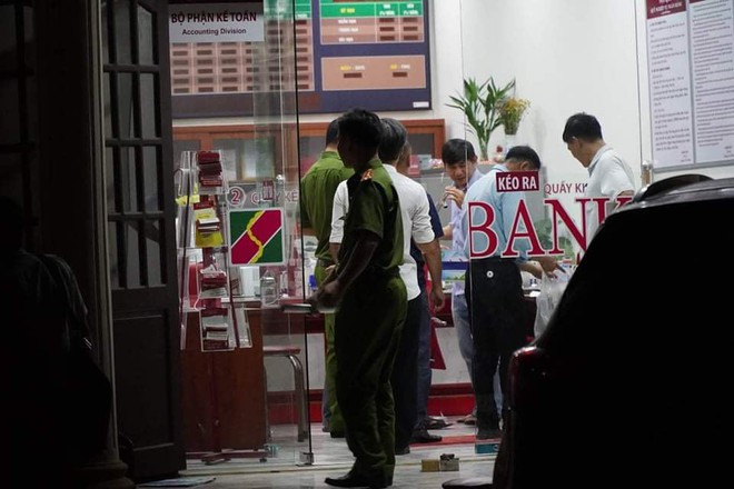 Thanh niên 21 tuổi nghi dùng lựu đạn cướp ngân hàng Agribank ở Đồng Nai bị bắt tại Sài Gòn - Ảnh 4.