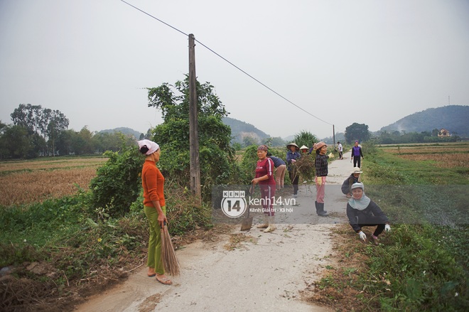 Hoa hậu Việt Nam Đỗ Thị Hà về làng: Người đẹp đeo vương miện, rạng rỡ phát biểu trước toàn thể người dân, huyện Hậu Lộc thưởng 5 triệu đồng - Ảnh 40.