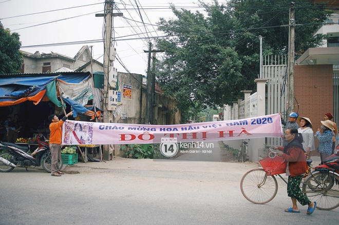 Hoa hậu Việt Nam Đỗ Thị Hà về làng: Người đẹp đeo vương miện, rạng rỡ phát biểu trước toàn thể người dân, huyện Hậu Lộc thưởng 5 triệu đồng - Ảnh 39.