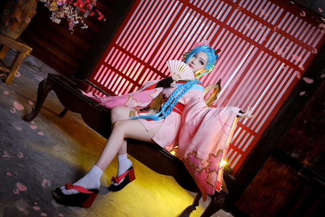 Chiêm ngưỡng những bộ ảnh cosplay bắt mắt của Trang Đỗ Bít Tết, nàng coser cực kỳ gợi cảm với vòng một khủng - Ảnh 5.