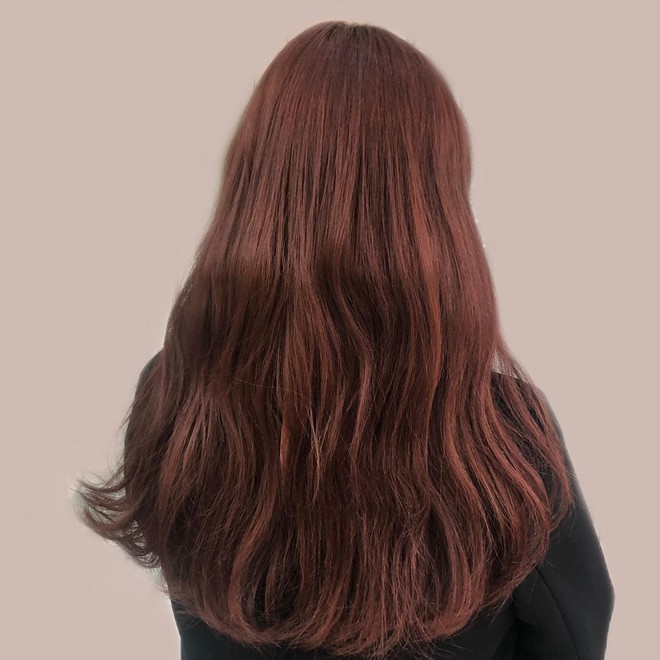 Cuối năm chưa biết làm tóc gì vừa đẹp vừa sang thì bạn hãy tham khảo ngay 4 màu tóc nhuộm này - Ảnh 1.