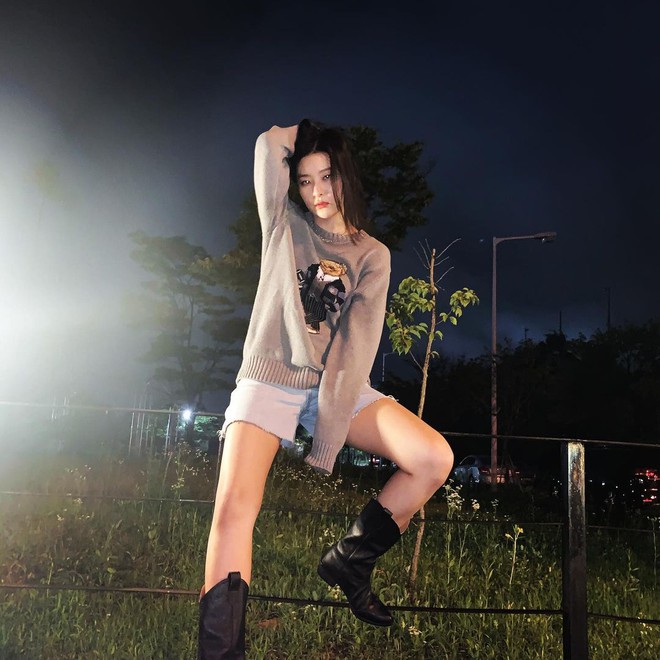 DRESS UP - Chiếc áo len dù đơn giản đến mấy cũng hóa mới mẻ và trendy khi “vào tay” các sao nữ xứ Hàn - timdamdep.com 6 1166202611666726783113863957864525666134912n 16078543236441557077290