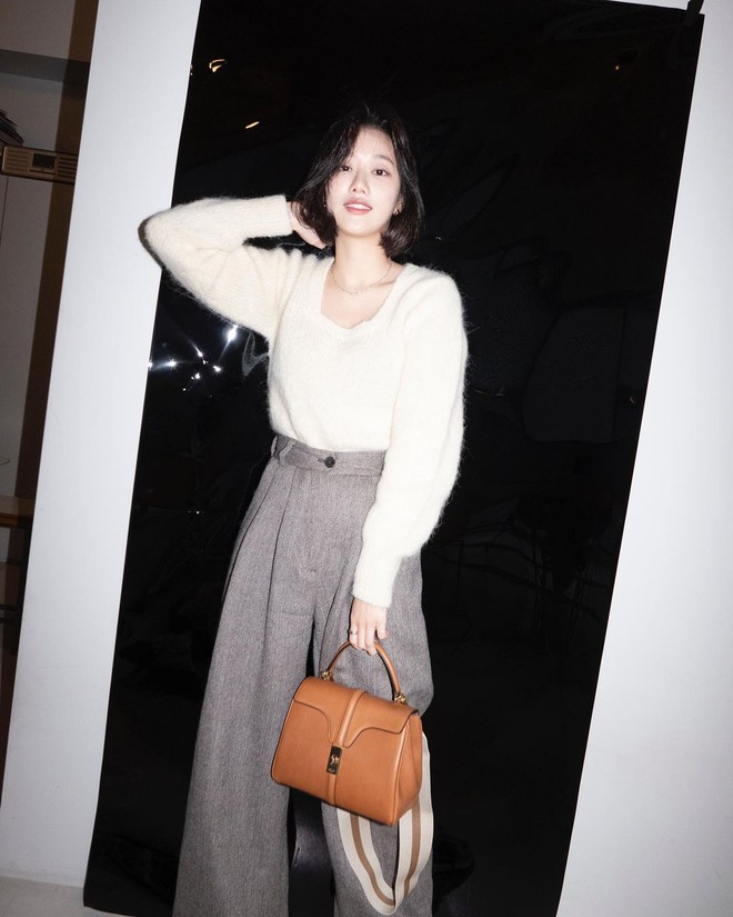 DRESS UP - Chiếc áo len dù đơn giản đến mấy cũng hóa mới mẻ và trendy khi “vào tay” các sao nữ xứ Hàn - timdamdep.com 4 1297241011678561683542351602041303519937339n 1607854324665597922640