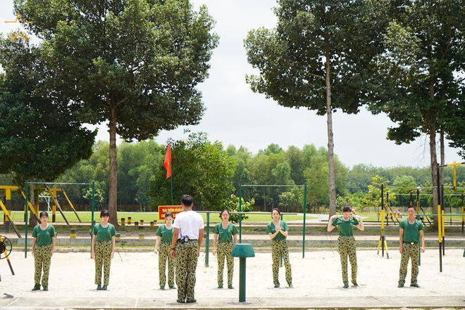 Sao Nhập Ngũ: Kỳ Duyên bật khóc, phải đổi áo quần nam giới mới thực hiện được bài huấn luyện - Ảnh 6.