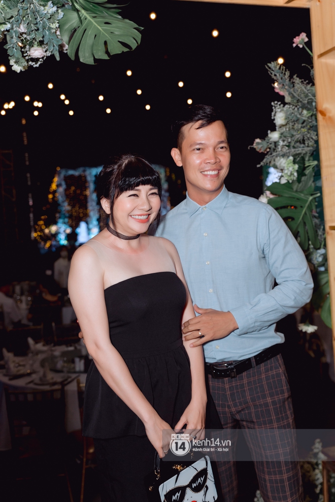 Đám cưới Quý Bình và nữ doanh nhân: Cô dâu - chú rể và dàn nghệ sĩ quẩy tưng bừng, lời hẹn ước của cặp đôi gây xúc động - Ảnh 18.