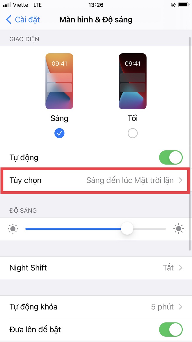 Dark Mode trên iOS thì cũng hay ho đấy, nhưng bạn đã biết cách để chuyển đổi tự động giữa 2 chế độ chưa? - Ảnh 5.