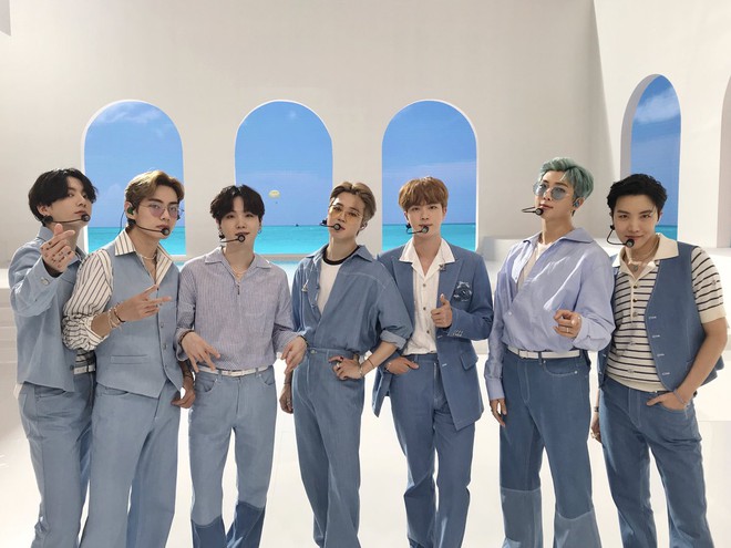 Mix & Phối - Nhân dịp Kpop đồng loạt đưa nhạc retro trở lại, cùng ngắm những trang phục biểu diễn đẹp mắt nhất của các nhóm - chanvaydep.net 3 Mix & Phối - Nhân dịp Kpop đồng loạt đưa nhạc retro trở lại, cùng ngắm những trang phục biểu diễn đẹp mắt nhất của các nhóm - chanvaydep.net 3