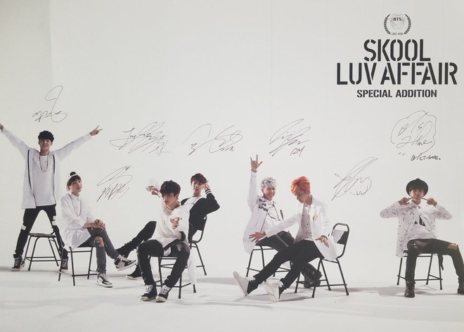 10 album Kpop b&aacute;n chạy nhất năm 2020: Album cũ của BTS lội ngược d&ograve;ng ngoạn mục, đại diện nữ duy nhất gọi t&ecirc;n BLACKPINK - Ảnh 2.