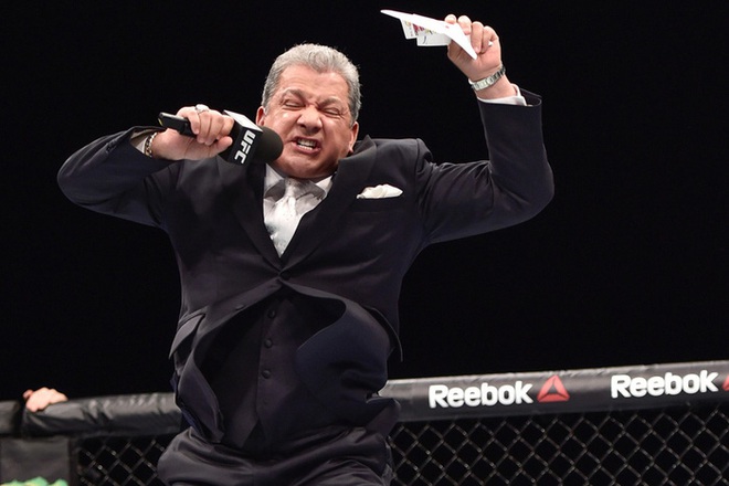 Thanh niên chi 7 triệu đồng thuê huyền thoại Bruce Buffer gửi thông điệp tới bạn gái, nhưng cô nàng nọ hẳn sẽ không vui khi nghe được điều này - Ảnh 2.