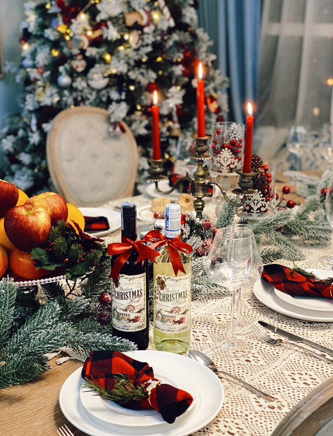 Hot mom trang trí nhà Giáng sinh: Cây thông và bàn tiệc hoành tráng khiến ai nấy đều ghen tị vì vừa đảm vừa khéo - Ảnh 12.