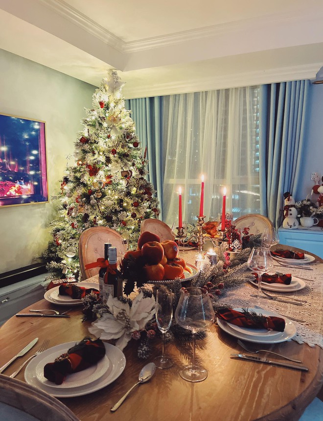 Hot mom trang trí nhà Giáng sinh: Cây thông và bàn tiệc hoành tráng khiến ai nấy đều ghen tị vì vừa đảm vừa khéo - Ảnh 9.