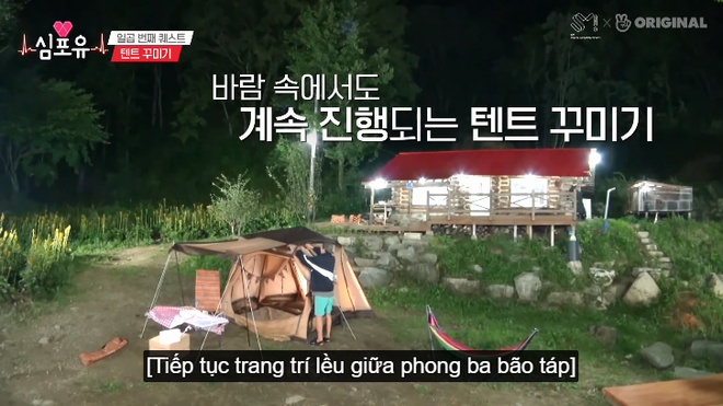 Chanyeol (EXO) đi cắm trại không xem dự báo thời tiết và cái kết bị gió quật tanh bành suýt cháy rụi cả bếp nướng - Ảnh 2.