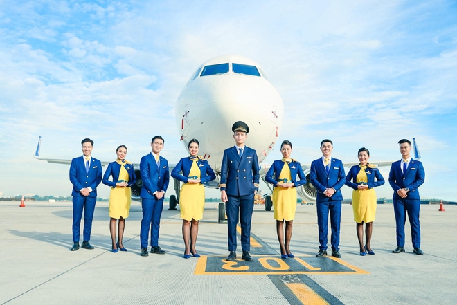 Vietravel Airlines chính thức công bố đồng phục của đội ngũ tiếp viên: Tông  màu chủ đạo vàng và xanh dương