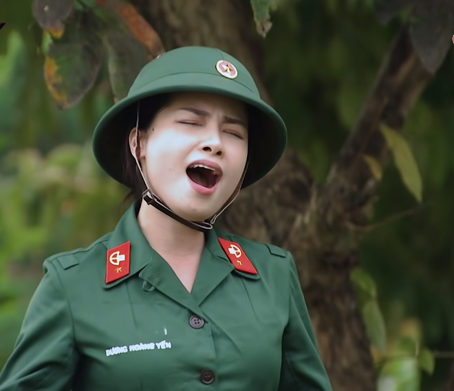 Hôn hụt chú Ngạn trong phim, Trà Long Khánh Vân quyết tâm tìm lại bình yên với anh lính trong Sao Nhập Ngũ? - Ảnh 15.