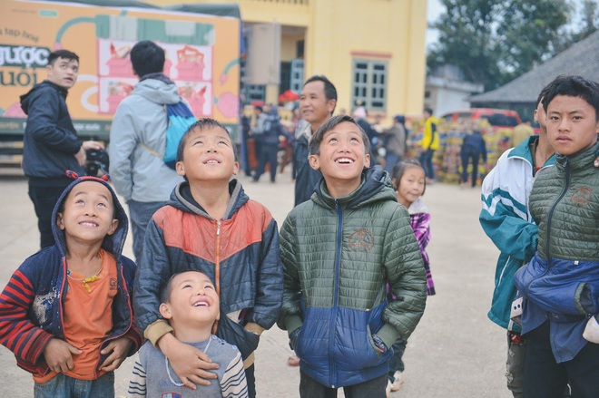 Với 20.000 cuốn s&aacute;ch &ldquo;ươm mơ, WeDo 2020 tiếp tục h&agrave;nh tr&igrave;nh vẽ n&ecirc;n cổ t&iacute;ch d&agrave;nh tặng trẻ em miền Trung - Ảnh 1.