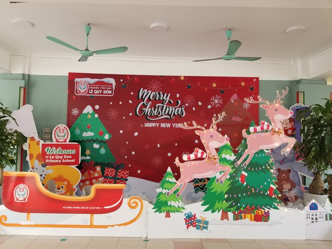 Dân tình tranh top trang trí Noel ở chỗ làm: Cứ gọi là ơ mây zing gút chóp các bạn ơi! - Ảnh 3.