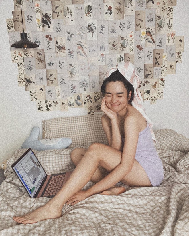 Căn ph&ograve;ng vintage của Tr&agrave; Long &ldquo;Mắt Biếc&rdquo;: Nhỏ xinh, thấy cưng nhưng độc nhất l&agrave; bồn tắm đặt ngay trong ph&ograve;ng ngủ - Ảnh 4.