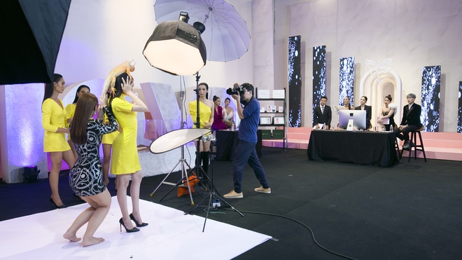 Ngo&agrave;i giải thưởng khủng 3 tỷ, Hương Giang c&ograve;n gi&uacute;p d&agrave;n mỹ nh&acirc;n chuyển giới kiếm được tiền khi tham gia cuộc thi - Ảnh 6.