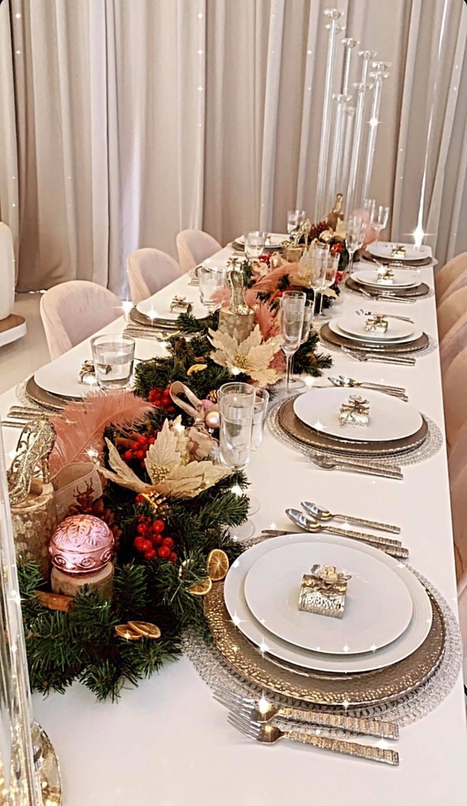 Sao Việt khoe độ giàu có mùa Noel: Biệt thự 40 tỷ được Ngọc Trinh decor &quot;chặt chém&quot;, biệt thự Bảo Thy sáng nhất khu nhà giàu quận 7 - Ảnh 4.