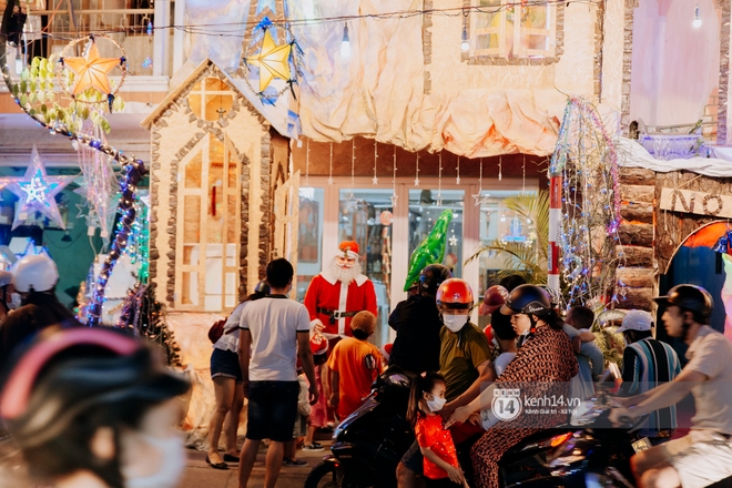 Người Sài Gòn bảo nhau: Ham vui Noel thì đi quận 1, còn yêu say đắm Giáng sinh nhất định phải đến Xóm đạo quận 8! - Ảnh 5.