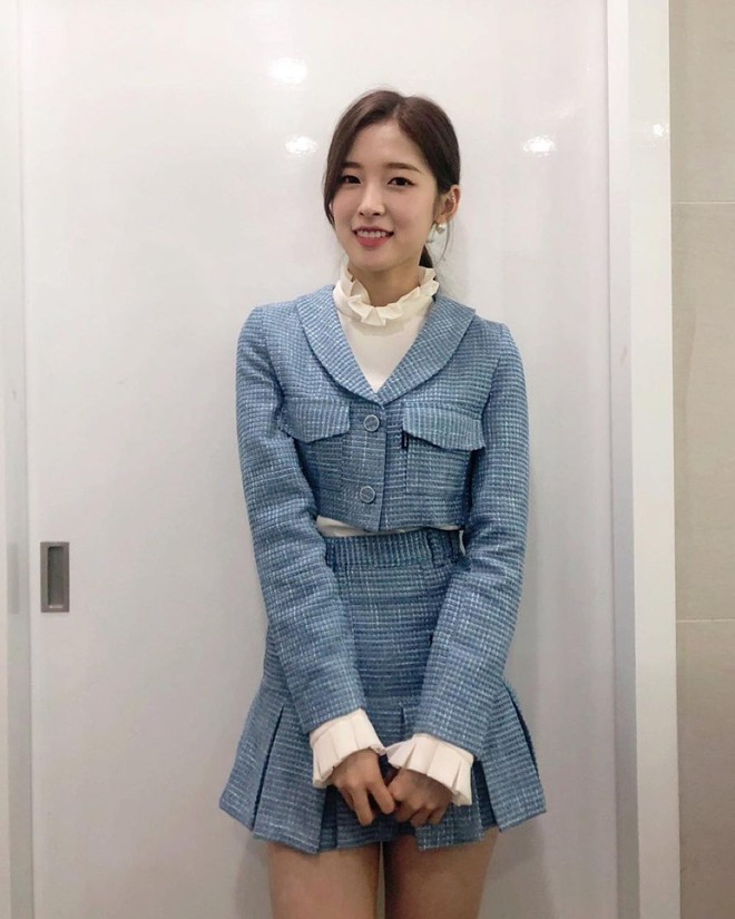 Mix & Phối - Các idol Kpop dạo này đang mê diện set đồ này lắm, còn chần chừ gì mà không xem ngay để bắt trend liền - chanvaydep.net 5 Mix & Phối - Các idol Kpop dạo này đang mê diện set đồ này lắm, còn chần chừ gì mà không xem ngay để bắt trend liền - chanvaydep.net 5