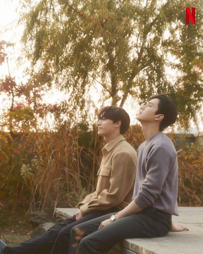 Cặp đôi mỹ nam Song Kang - Lee Do Hyun của Sweet Home: Trong phim ghét nhau ra mặt, ngoài đời lại anh anh em em - Ảnh 4.
