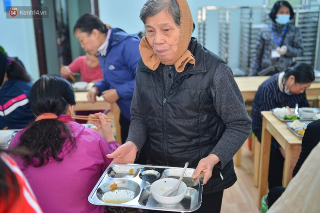 Quán cơm đặc biệt 2 nghìn đồng ở Hà Nội: “Mời cô, dì, chú, bác vào ăn cơm - Ảnh 21.