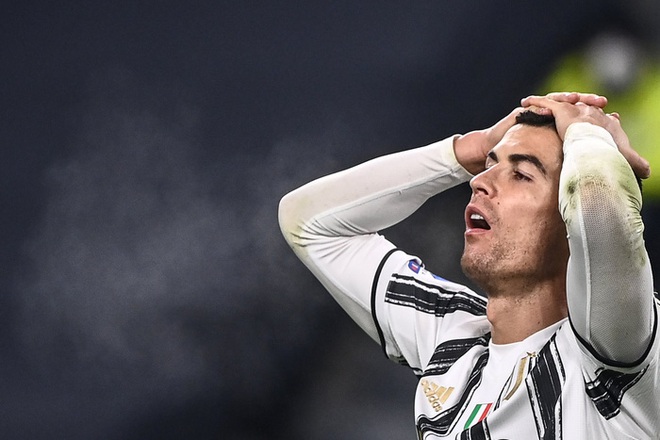 Ronaldo bất lực, Juventus thảm bại trong trận đấu cuối cùng của năm 2020 - Ảnh 6.
