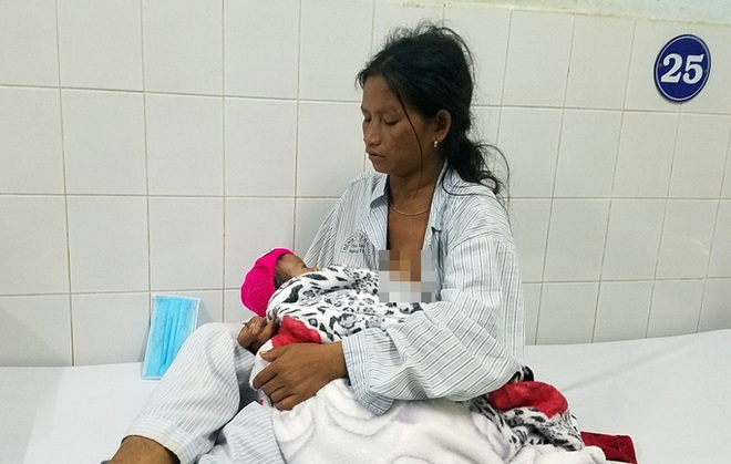 Gia đ&igrave;nh 3 người bị bắn khi ăn cơm: Ngh&egrave;o kh&oacute;, kh&ocirc;ng c&oacute; tiền ứng viện ph&iacute; - Ảnh 2.