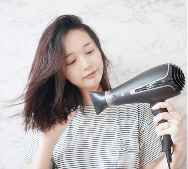 Stylist từng chăm sóc tóc cho Hoàng gia Nhật hướng dẫn cách gội đầu giúp giảm rụng tóc hiệu quả - Ảnh 8.