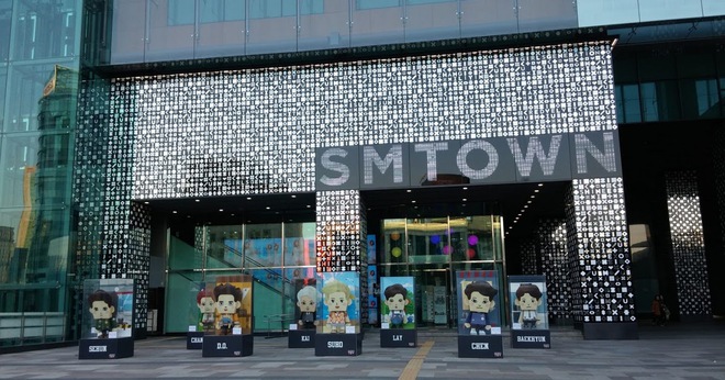 SM tổ chức concert online hoàn toàn miễn phí: Netizen tấm tắc khen, tranh thủ cà khịa cả Big Hit quá ham tiền? - Ảnh 6.