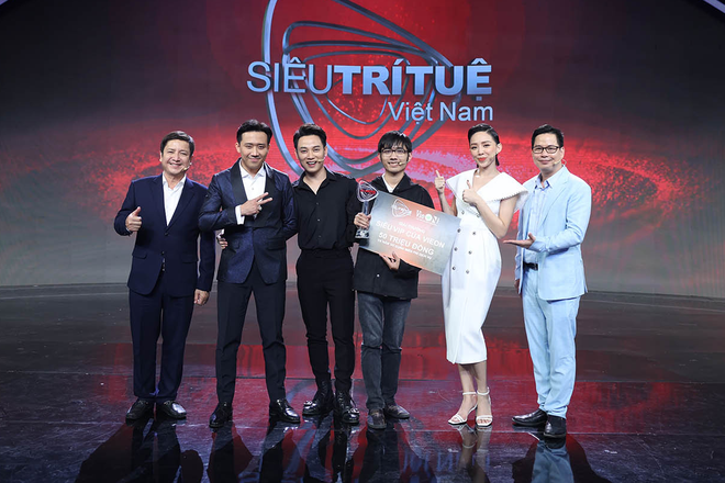 Si&ecirc;u Tr&iacute; Tuệ: Dị nh&acirc;n được Huy Ho&agrave;ng - Việt Ho&agrave;ng gửi đến đ&atilde; gi&agrave;nh điểm tuyệt đối với m&agrave;n thể hiện cho&aacute;ng ngợp - Ảnh 7.