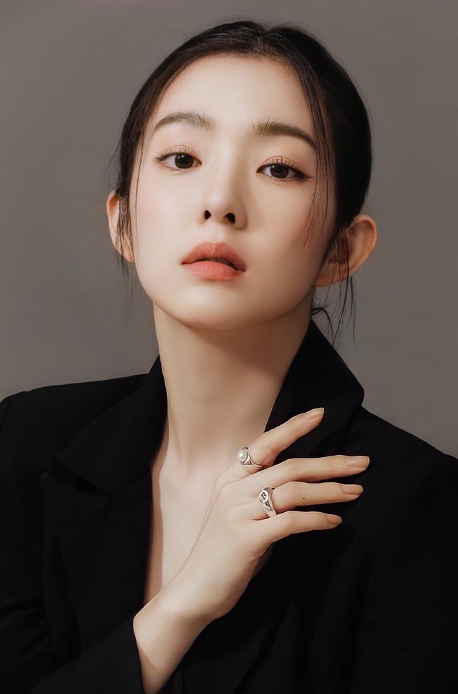 Red Velvet c&oacute; lịch tr&igrave;nh đầu ti&ecirc;n sau scandal th&aacute;i độ của Irene nhưng lại g&acirc;y tranh c&atilde;i dữ dội, Knet đ&ograve;i nh&oacute;m diễn với 4 người - Ảnh 3.
