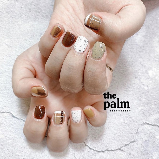 Top 3 mẫu nail đính đá đơn giản đẹp không tưởng khiến nàng mê mẩn