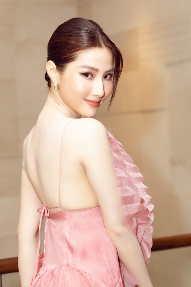 Trường Giang bất ngờ thay Nh&atilde; Phương đến sự kiện, li&ecirc;n tục nắm chặt tay Diễm My 9X v&agrave; c&oacute; lời khuy&ecirc;n đặc biệt về h&ocirc;n nh&acirc;n - Ảnh 7.